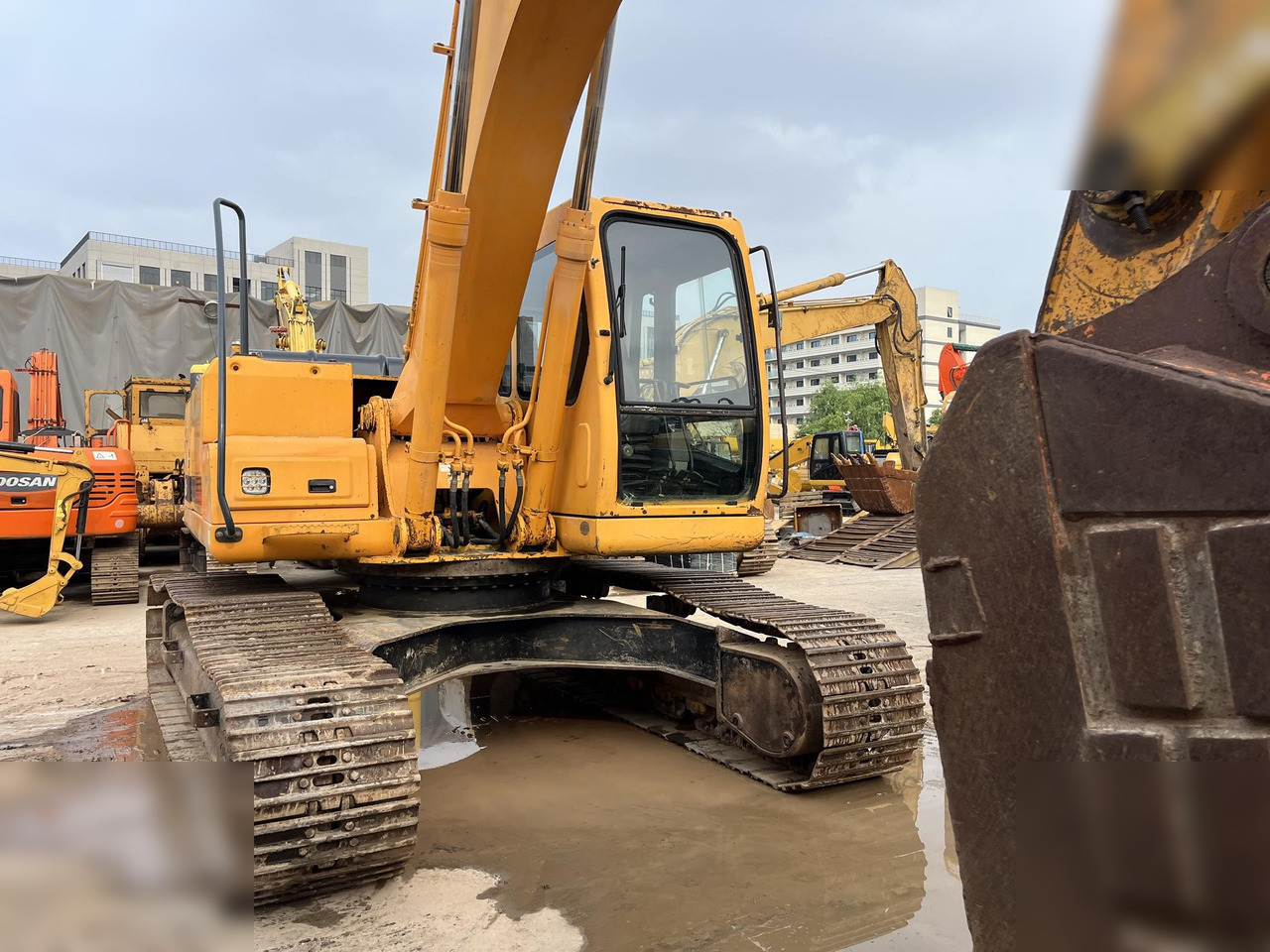 HYUNDAI ROBEX 210 LC-7 - Kettenbagger: das Bild 3 HYUNDAI ROBEX 210 LC-7 - Kettenbagger: das Bild 3