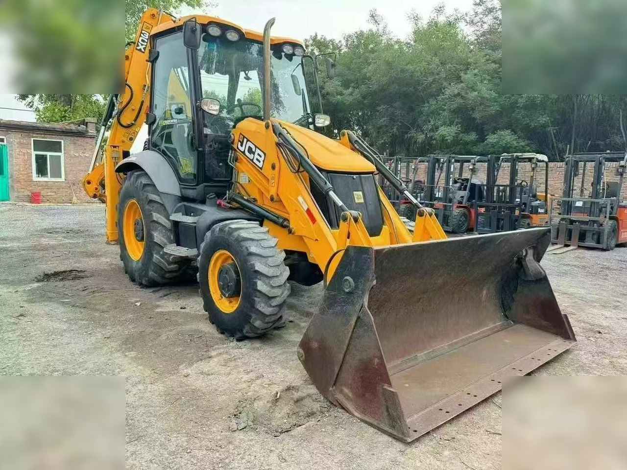 JCB 3CX - Baggerlader: das Bild 2 JCB 3CX - Baggerlader: das Bild 2