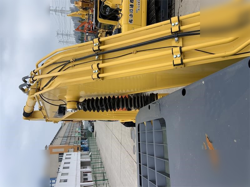 KOMATSU PC200-8 - Kettenbagger: das Bild 5 KOMATSU PC200-8 - Kettenbagger: das Bild 5