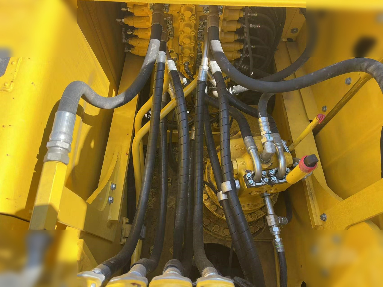 Kettenbagger KOMATSU PC200-8: das Bild 10