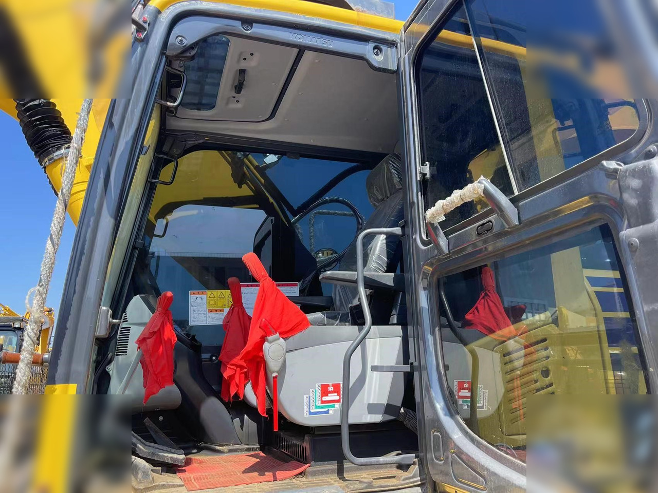 Kettenbagger KOMATSU PC200-8: das Bild 6