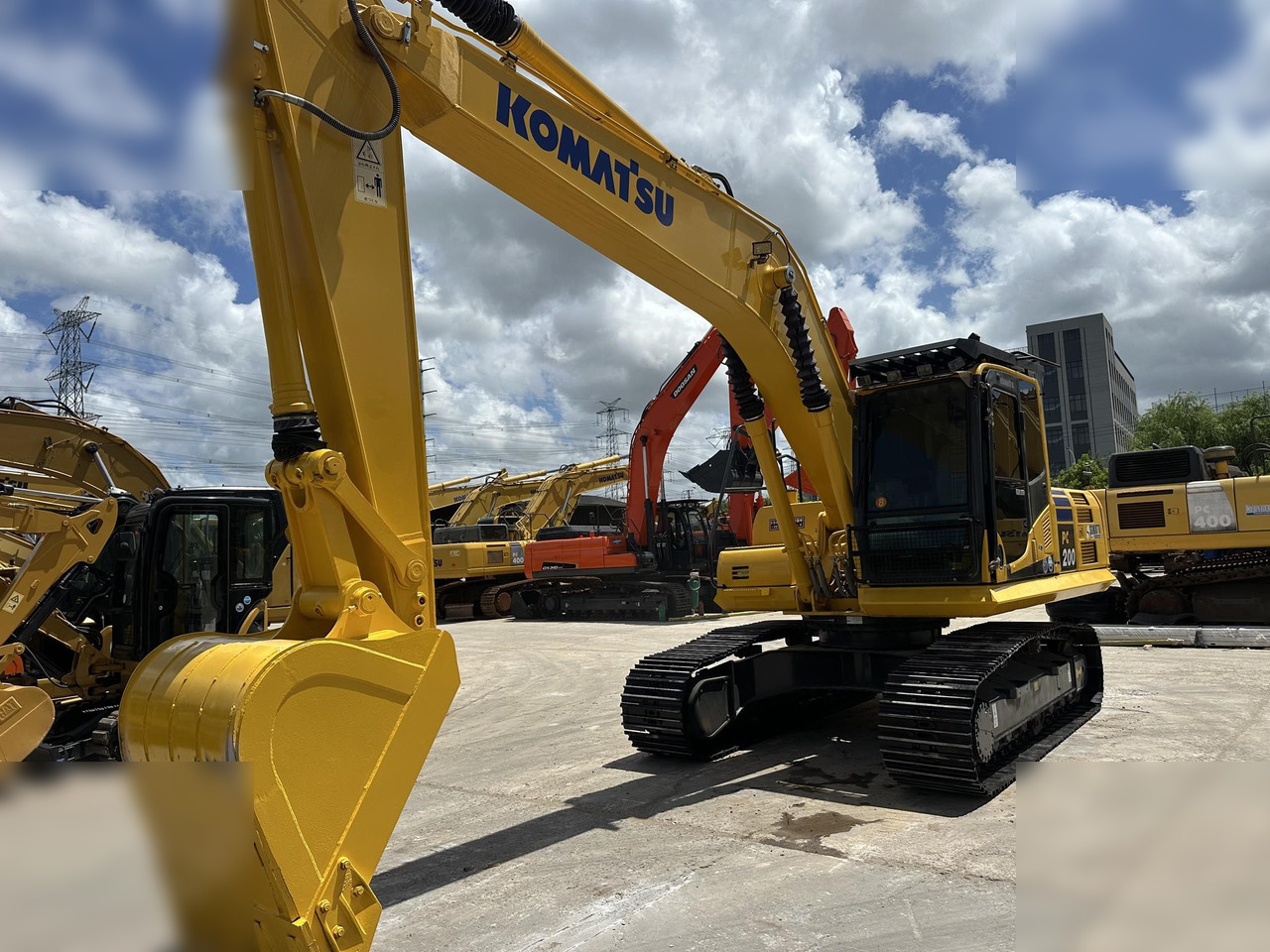 KOMATSU PC200-8 - Kettenbagger: das Bild 2 KOMATSU PC200-8 - Kettenbagger: das Bild 2