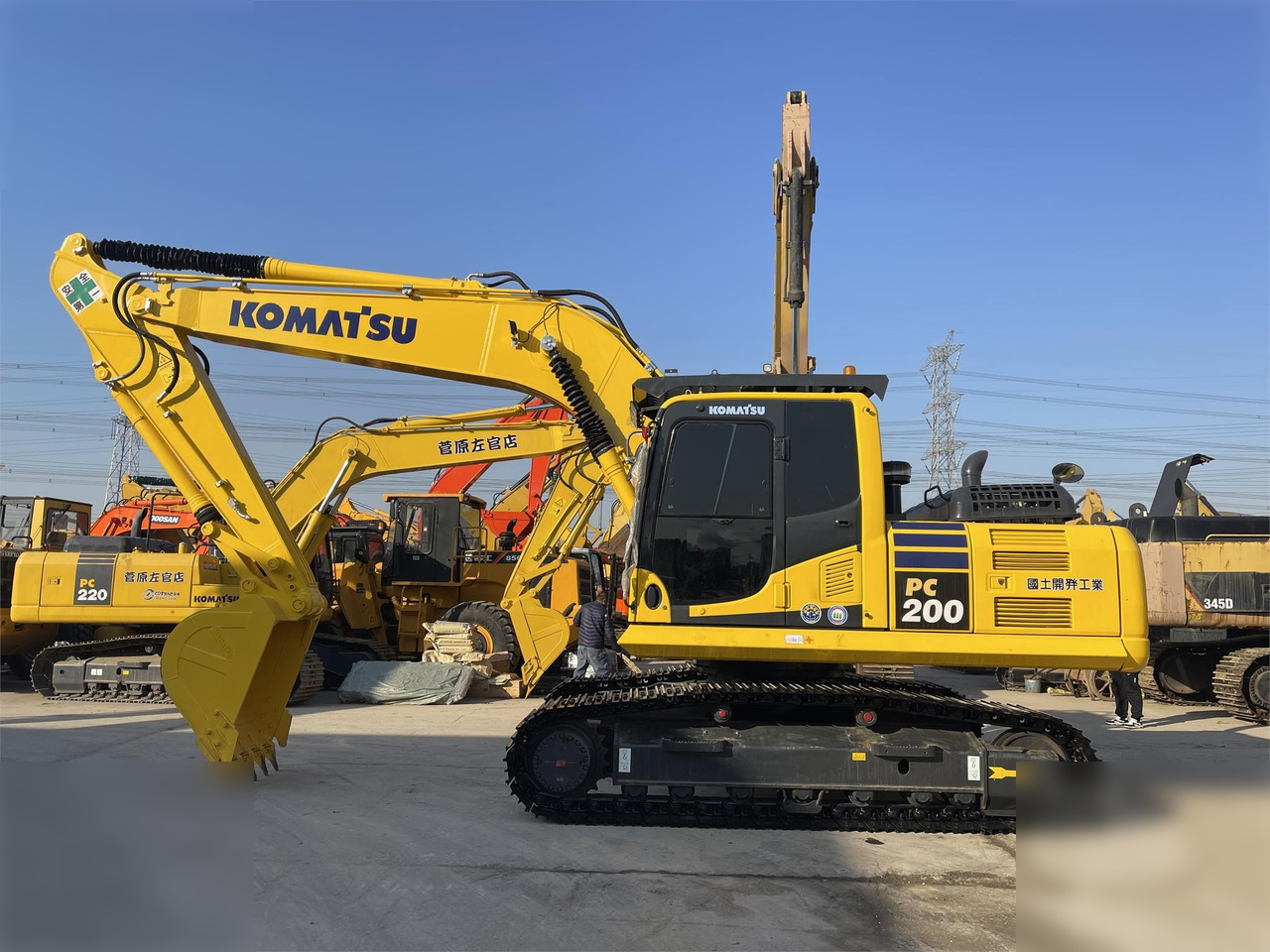 KOMATSU PC200-8 - Kettenbagger: das Bild 1 KOMATSU PC200-8 - Kettenbagger: das Bild 1
