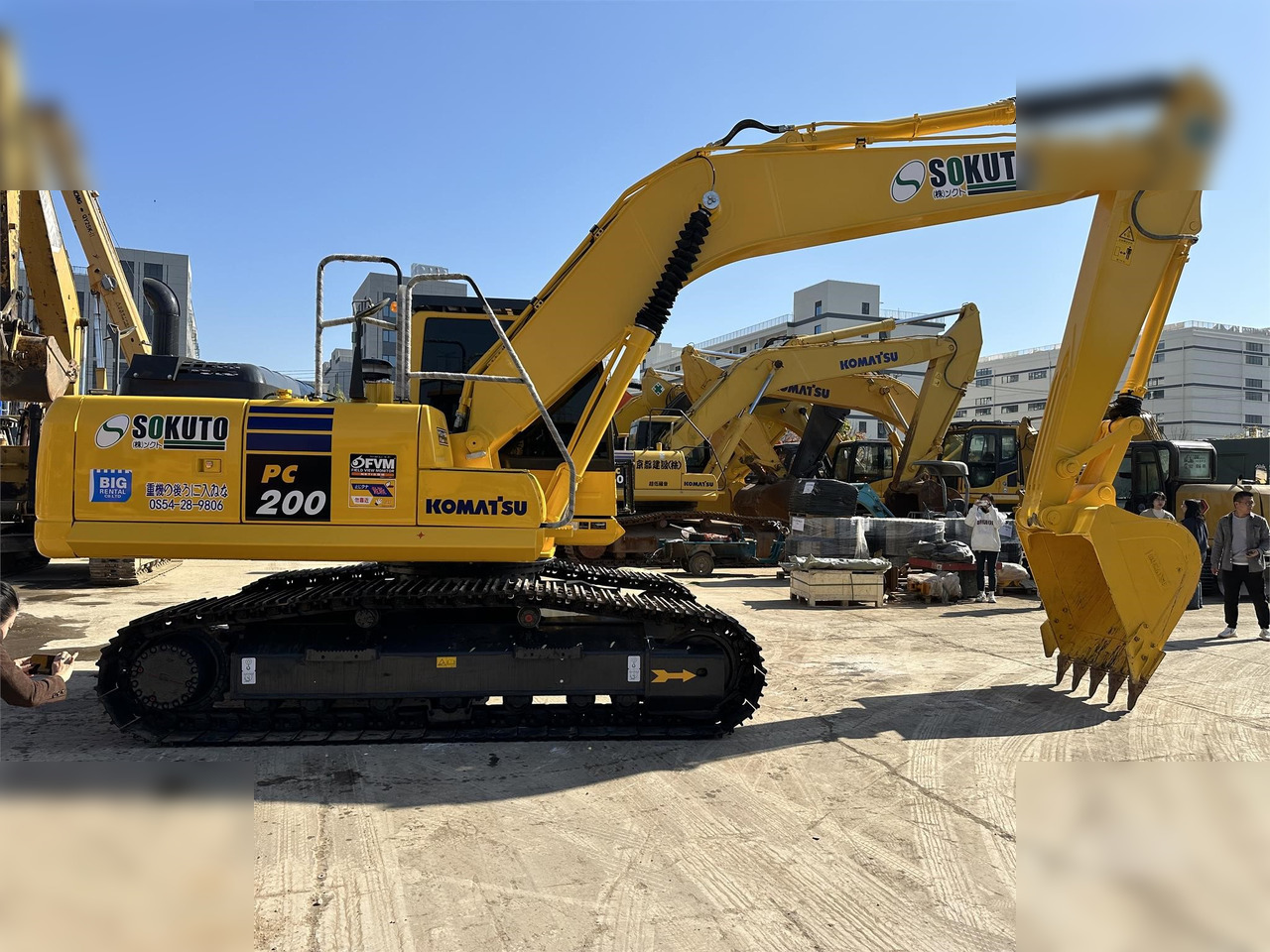 KOMATSU PC200-8 - Kettenbagger: das Bild 3 KOMATSU PC200-8 - Kettenbagger: das Bild 3