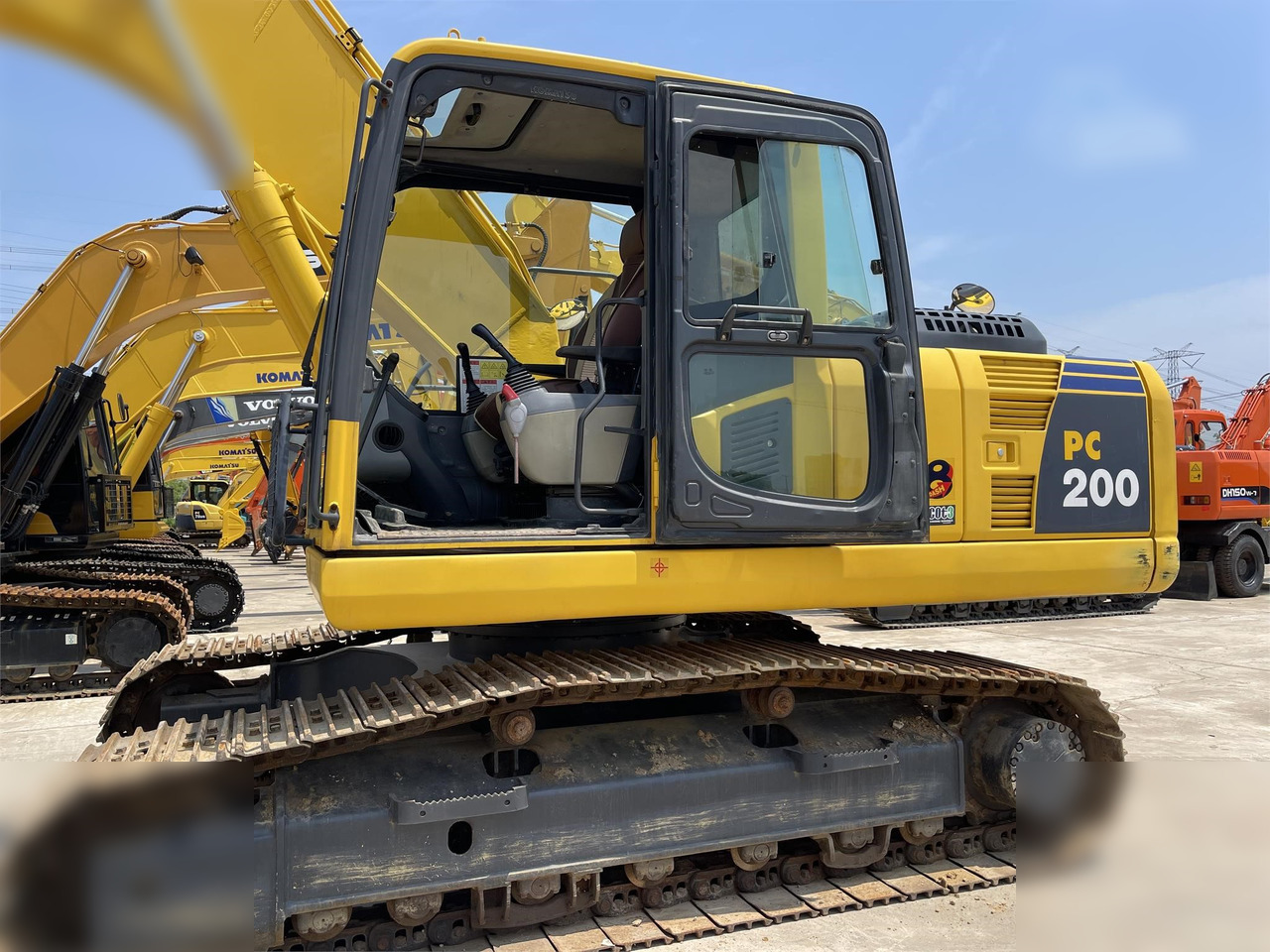 KOMATSU PC200-8 - Kettenbagger: das Bild 5 KOMATSU PC200-8 - Kettenbagger: das Bild 5