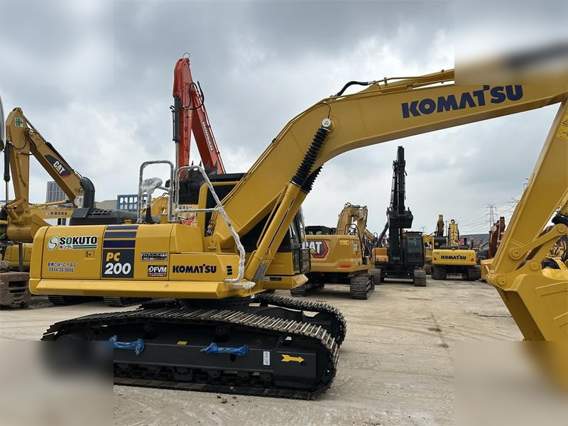KOMATSU PC200-8 - Kettenbagger: das Bild 5 KOMATSU PC200-8 - Kettenbagger: das Bild 5