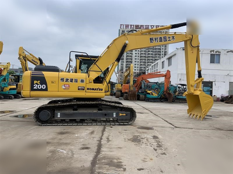 KOMATSU PC200-8 - Kettenbagger: das Bild 1 KOMATSU PC200-8 - Kettenbagger: das Bild 1