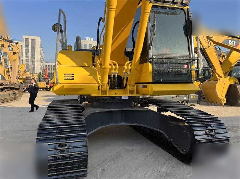 KOMATSU PC200-8N1 - Kettenbagger: das Bild 4 KOMATSU PC200-8N1 - Kettenbagger: das Bild 4