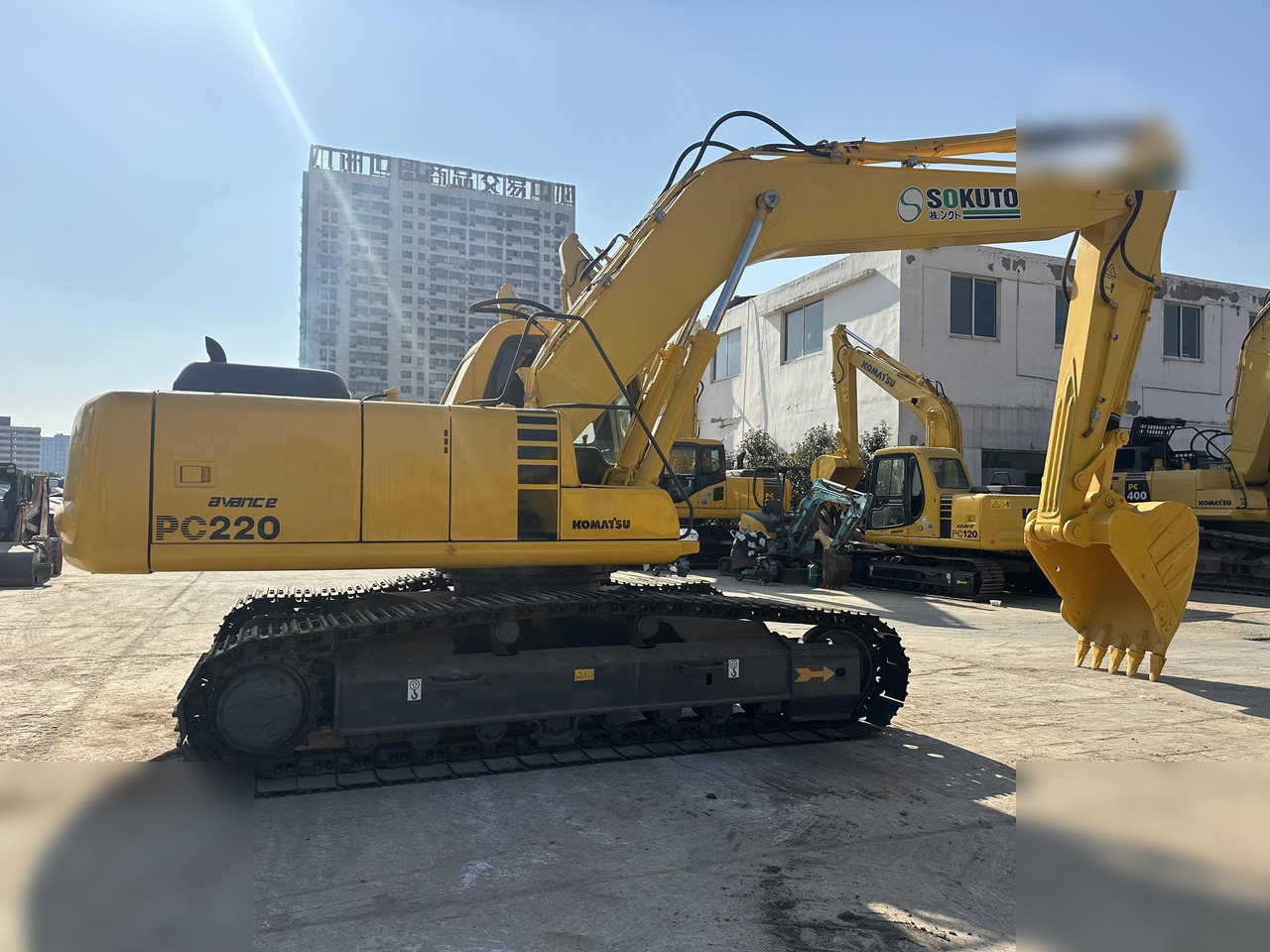 KOMATSU PC220-6 - Kettenbagger: das Bild 4 KOMATSU PC220-6 - Kettenbagger: das Bild 4