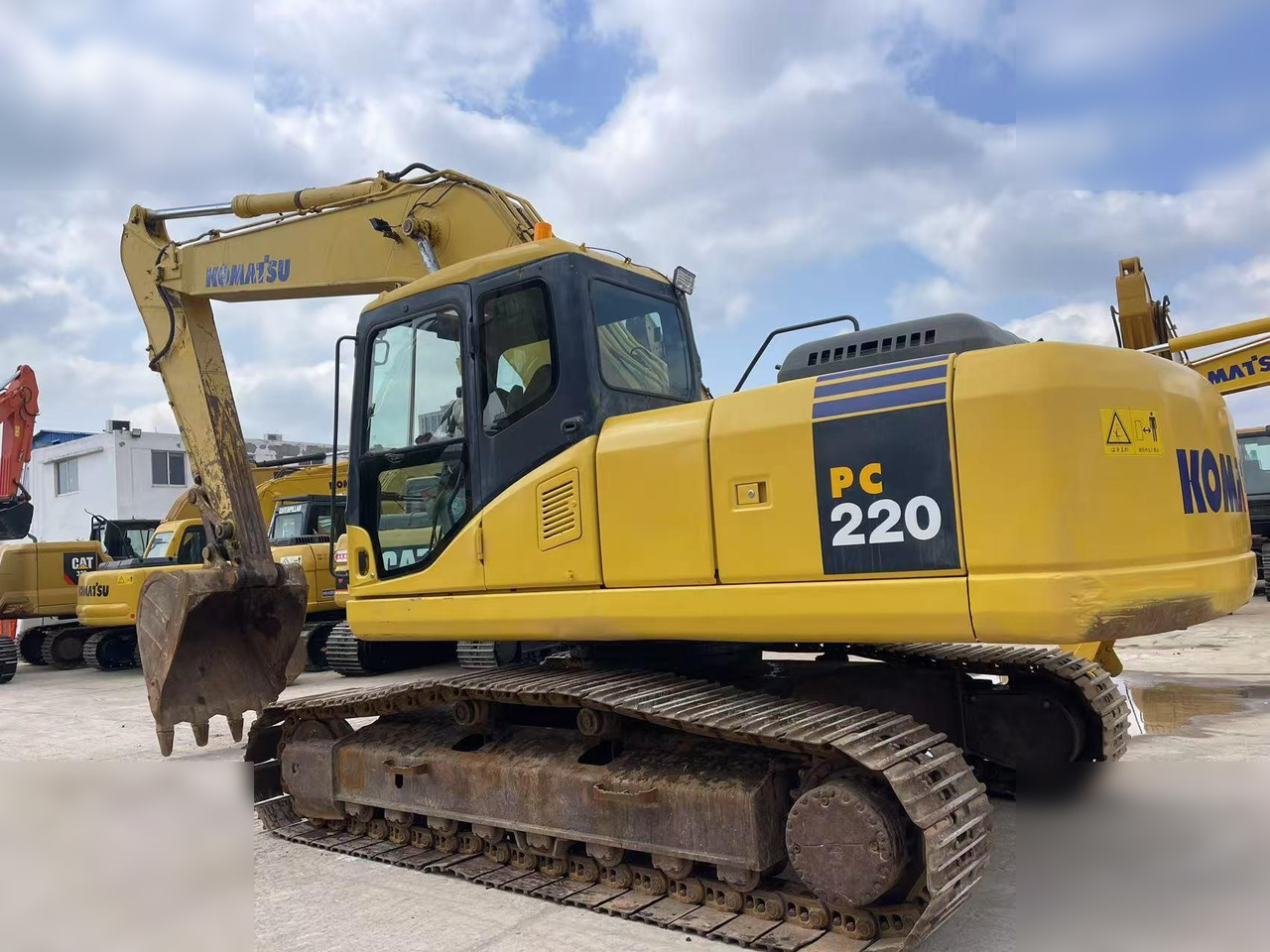 KOMATSU PC220-7 - Kettenbagger: das Bild 2 KOMATSU PC220-7 - Kettenbagger: das Bild 2