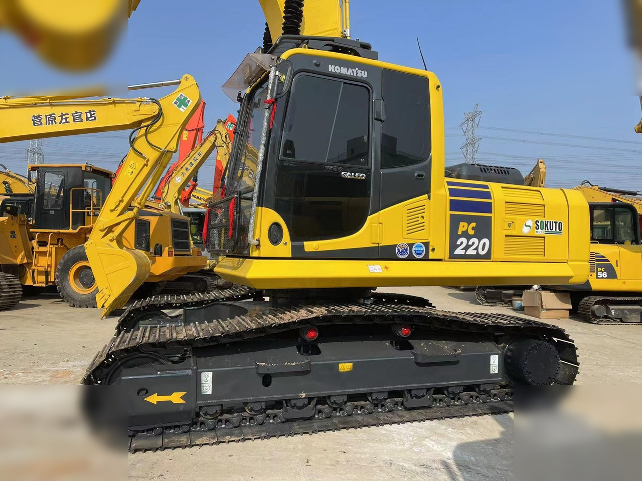 KOMATSU PC220-8 - Kettenbagger: das Bild 2 KOMATSU PC220-8 - Kettenbagger: das Bild 2