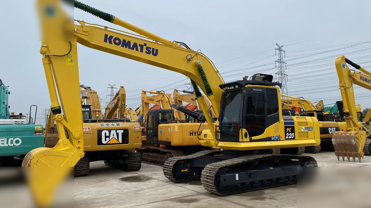 KOMATSU PC220-8 - Kettenbagger: das Bild 2 KOMATSU PC220-8 - Kettenbagger: das Bild 2