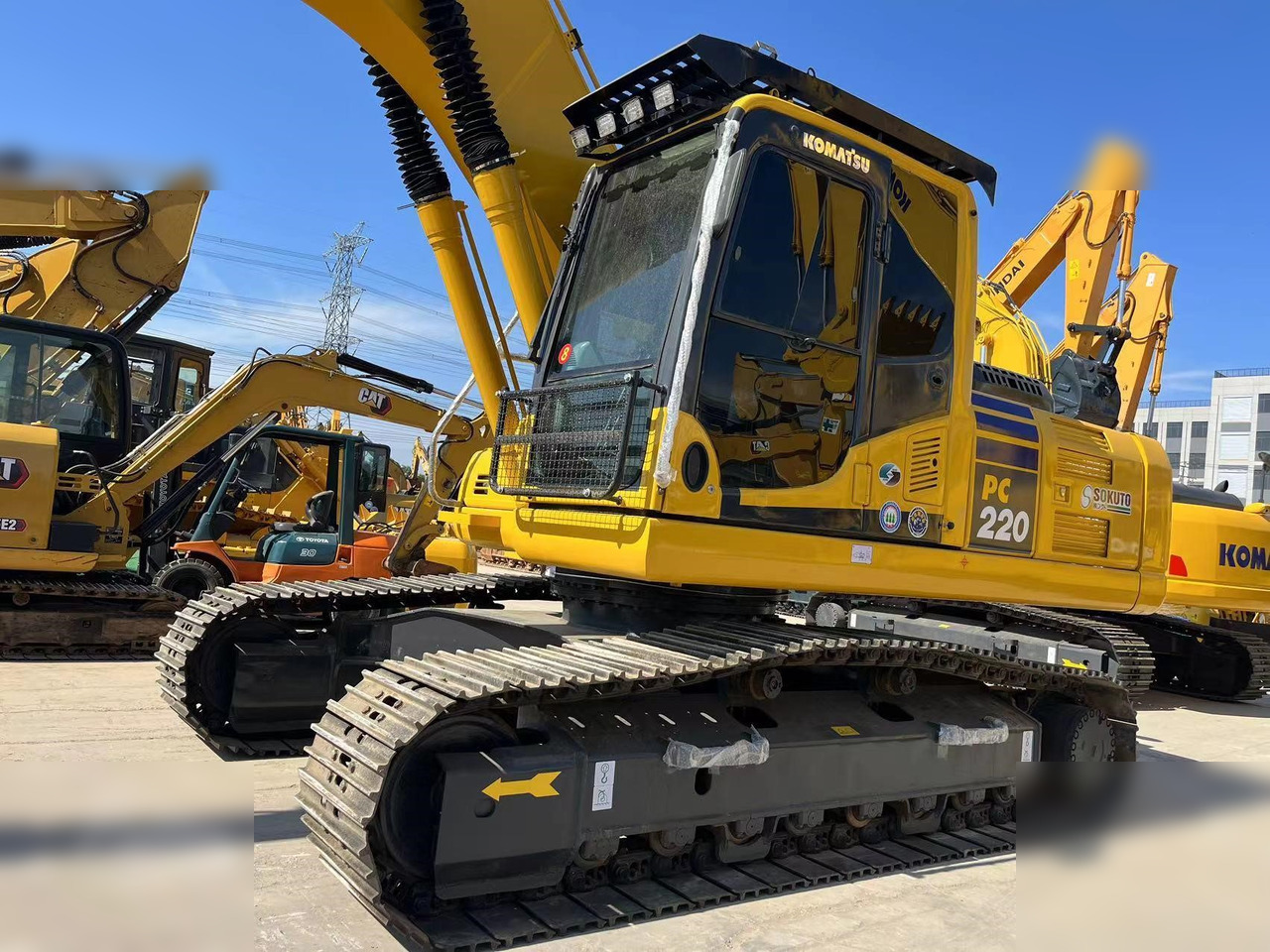 KOMATSU PC220-8 - Kettenbagger: das Bild 3 KOMATSU PC220-8 - Kettenbagger: das Bild 3