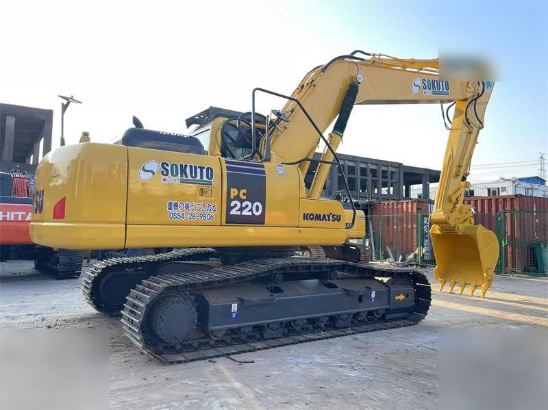 KOMATSU PC220-8 - Kettenbagger: das Bild 2 KOMATSU PC220-8 - Kettenbagger: das Bild 2