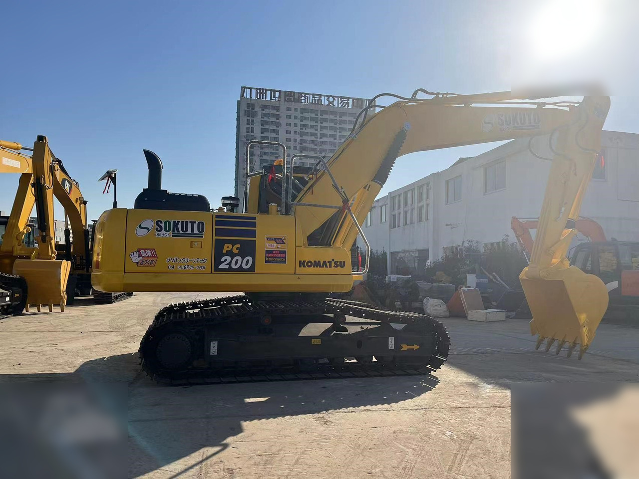 KOMATSU PC220-8 - Kettenbagger: das Bild 5 KOMATSU PC220-8 - Kettenbagger: das Bild 5