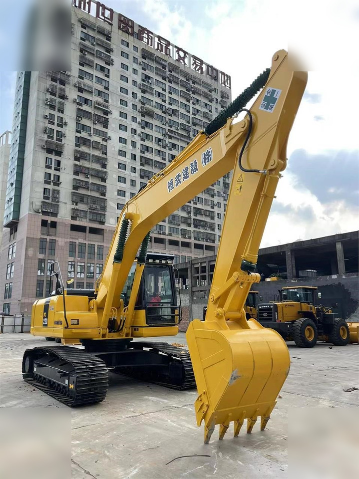KOMATSU PC220-8 - Kettenbagger: das Bild 3 KOMATSU PC220-8 - Kettenbagger: das Bild 3