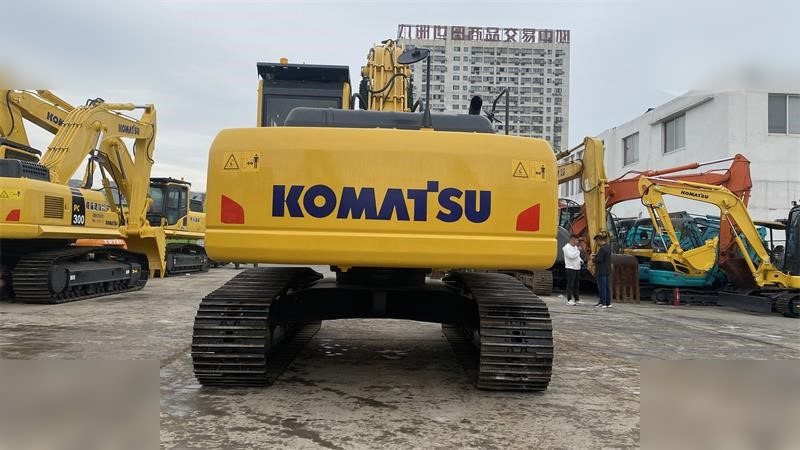 KOMATSU PC220-8 - Kettenbagger: das Bild 3 KOMATSU PC220-8 - Kettenbagger: das Bild 3