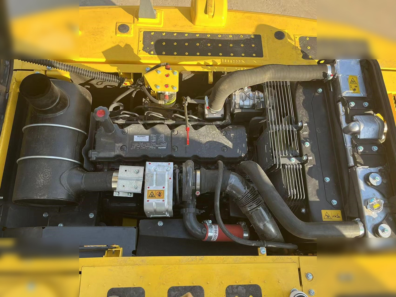 KOMATSU PC220-8 - Kettenbagger: das Bild 3 KOMATSU PC220-8 - Kettenbagger: das Bild 3