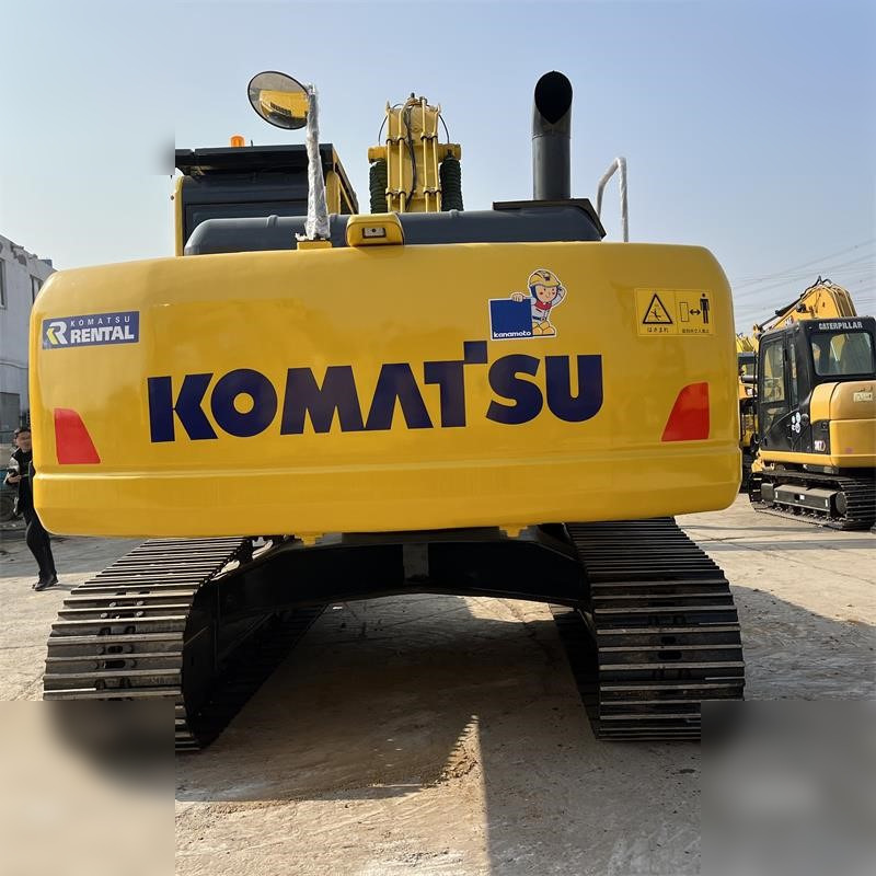 KOMATSU PC220-8 - Kettenbagger: das Bild 4 KOMATSU PC220-8 - Kettenbagger: das Bild 4