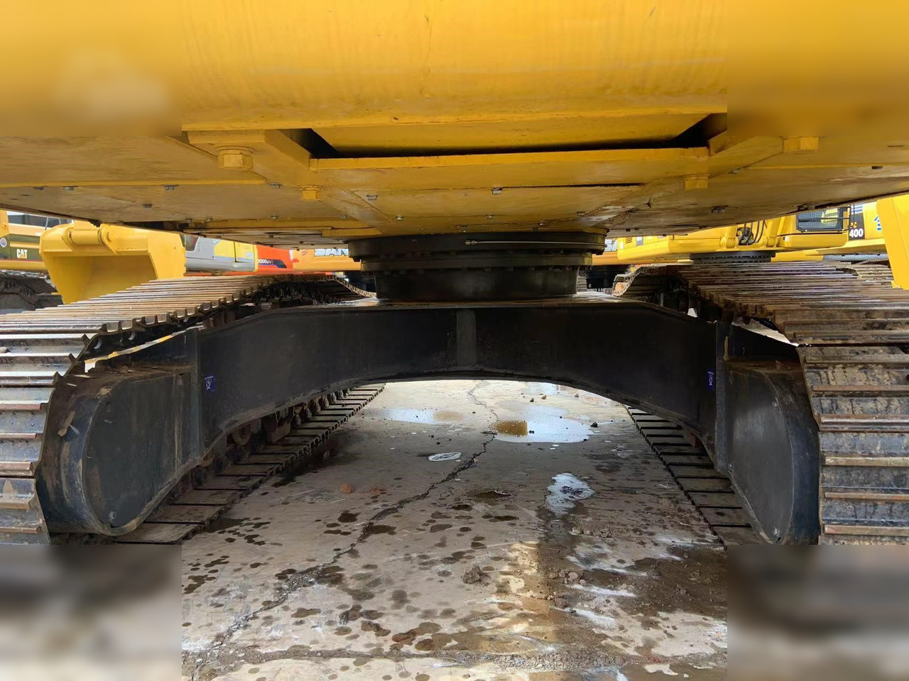 KOMATSU PC220-8 - Kettenbagger: das Bild 5 KOMATSU PC220-8 - Kettenbagger: das Bild 5