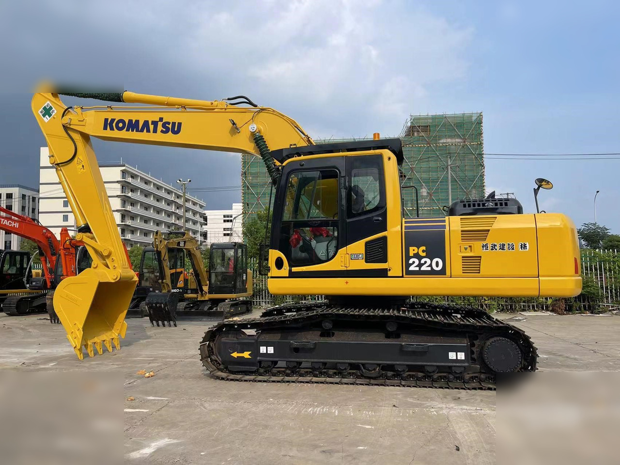 KOMATSU PC220-8 - Kettenbagger: das Bild 4 KOMATSU PC220-8 - Kettenbagger: das Bild 4