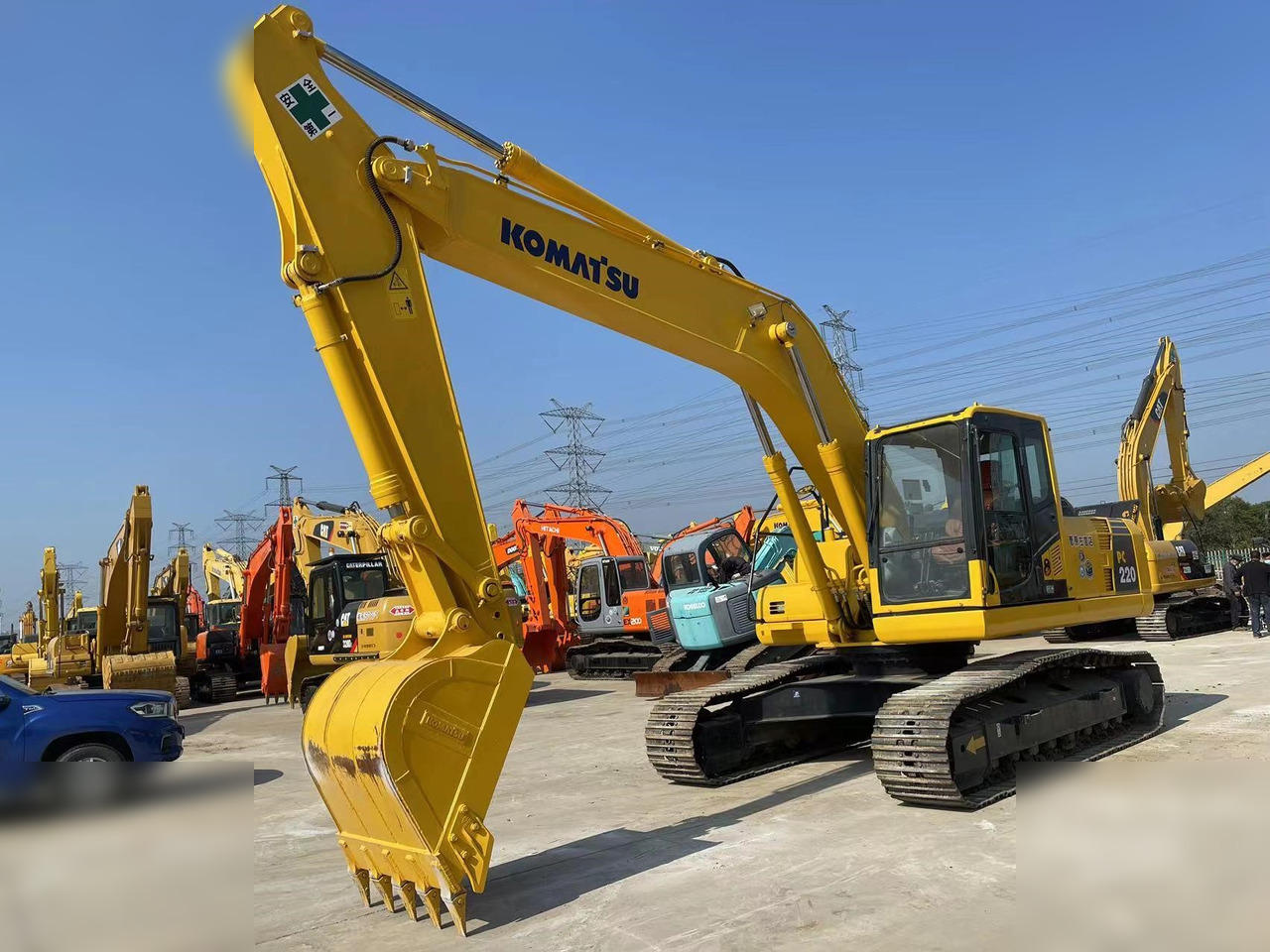 KOMATSU PC220-8 - Kettenbagger: das Bild 1 KOMATSU PC220-8 - Kettenbagger: das Bild 1