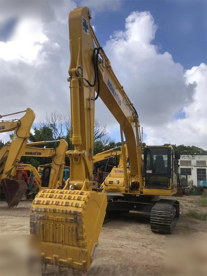 KOMATSU PC220-8N1 - Kettenbagger: das Bild 4 KOMATSU PC220-8N1 - Kettenbagger: das Bild 4