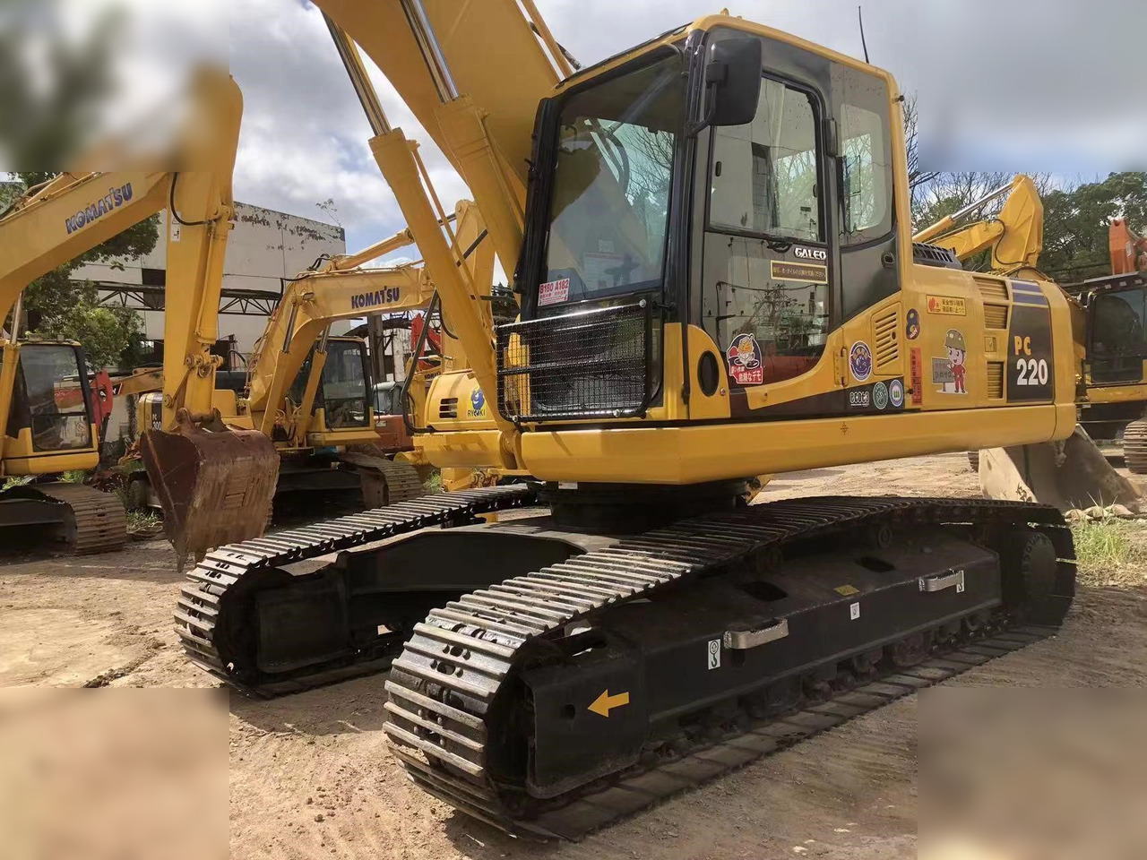 KOMATSU PC220-8N1 - Kettenbagger: das Bild 5 KOMATSU PC220-8N1 - Kettenbagger: das Bild 5