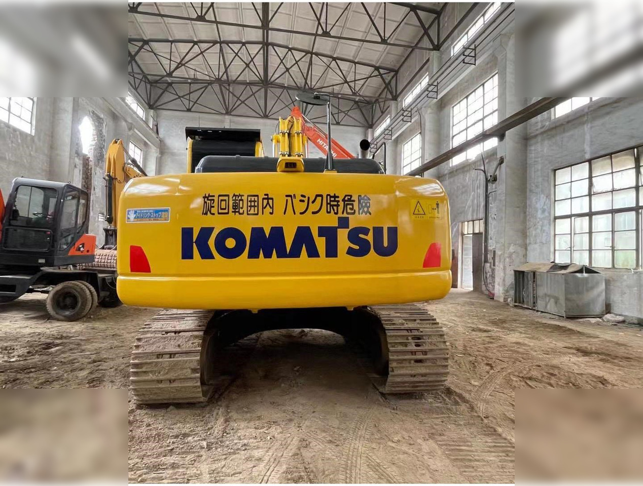 KOMATSU PC220-8N1 - Kettenbagger: das Bild 5 KOMATSU PC220-8N1 - Kettenbagger: das Bild 5