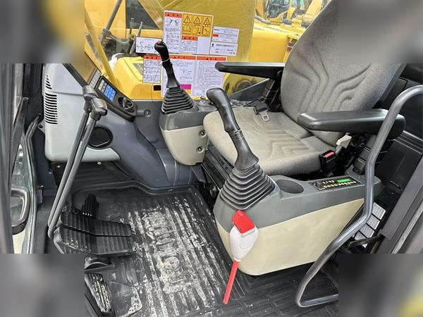 KOMATSU PC240 LC-8 - Kettenbagger: das Bild 5 KOMATSU PC240 LC-8 - Kettenbagger: das Bild 5