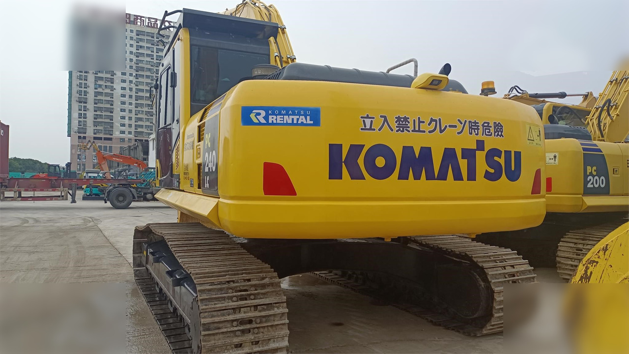 KOMATSU PC240 LC-8 - Kettenbagger: das Bild 3 KOMATSU PC240 LC-8 - Kettenbagger: das Bild 3