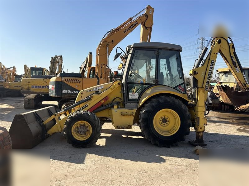 NEW HOLLAND LB95B-4PT - Baggerlader: das Bild 2 NEW HOLLAND LB95B-4PT - Baggerlader: das Bild 2