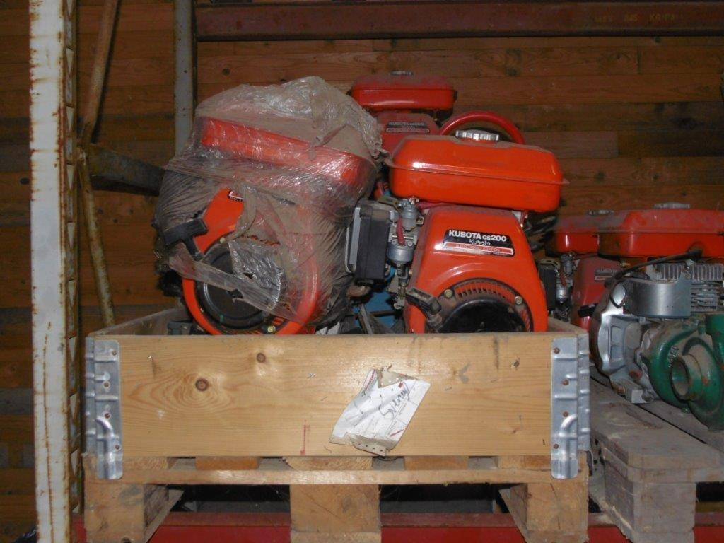 Kubota GS 200 - Baugeräte: das Bild 1 Kubota GS 200 - Baugeräte: das Bild 1