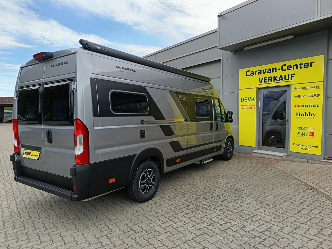 Adria Twin "60Y" 640 SLB 4,25MAXI*JUBILEE*MARKISE*LED - Camper Van: das Bild 4 Adria Twin "60Y" 640 SLB 4,25MAXI*JUBILEE*MARKISE*LED - Camper Van: das Bild 4