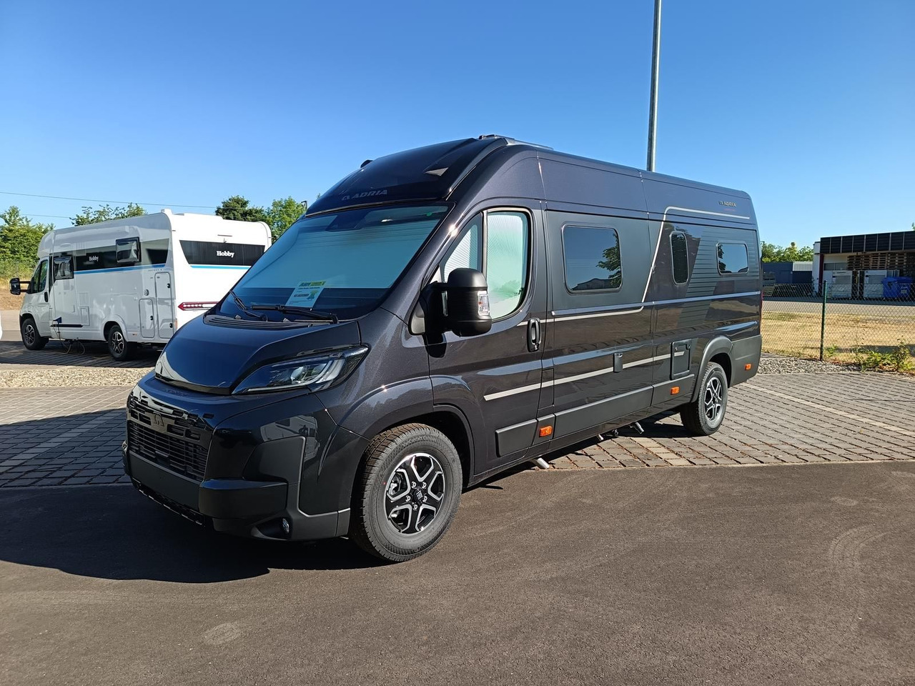 Adria Twin Edition 640 SGX Maxi 132kW*138L KÜHLSCHRANK - Camper Van: das Bild 2 Adria Twin Edition 640 SGX Maxi 132kW*138L KÜHLSCHRANK - Camper Van: das Bild 2