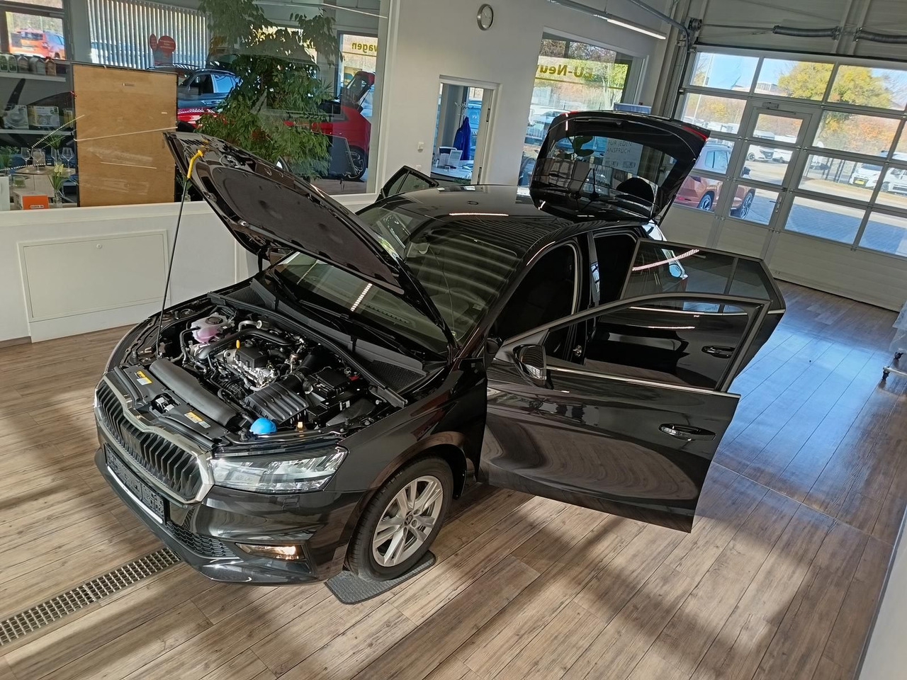 Skoda Fabia 130 Jahre 1,0 TSI*AHK-VORBER.*5J.GARANTIE* - Limousine: das Bild 2 Skoda Fabia 130 Jahre 1,0 TSI*AHK-VORBER.*5J.GARANTIE* - Limousine: das Bild 2