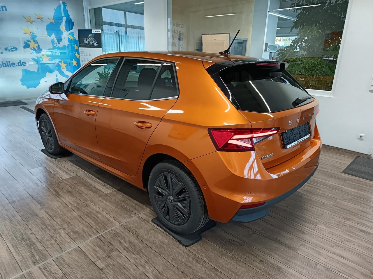 Skoda Fabia 130 Jahre 1,0 TSI*AHK-VORBER.*5J.GARANTIE* - Limousine: das Bild 4 Skoda Fabia 130 Jahre 1,0 TSI*AHK-VORBER.*5J.GARANTIE* - Limousine: das Bild 4