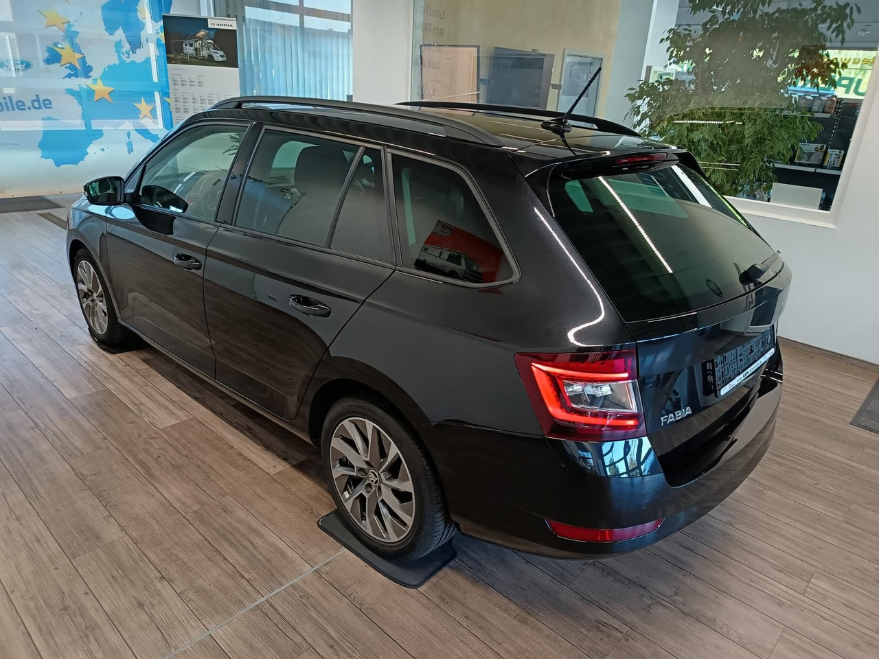 Skoda Fabia Ambition Combi 1,0 TSI*Bi-LED*NAVI*SHZ*DAB - PKW: das Bild 4 Skoda Fabia Ambition Combi 1,0 TSI*Bi-LED*NAVI*SHZ*DAB - PKW: das Bild 4