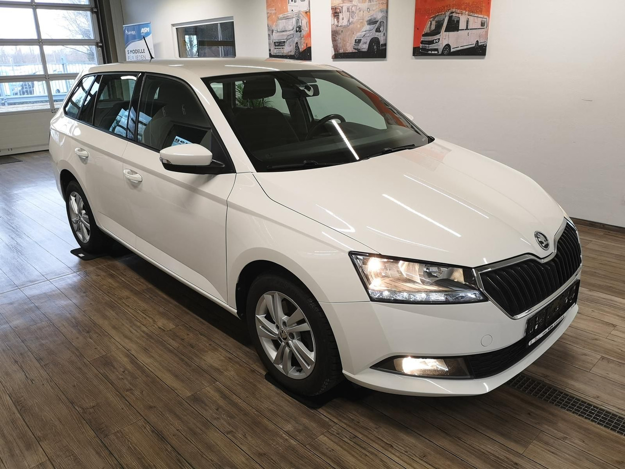 Skoda Fabia Combi Ambition 1.0TSI 81kW+R-KAM+PDC+KLIMA - PKW: das Bild 2 Skoda Fabia Combi Ambition 1.0TSI 81kW+R-KAM+PDC+KLIMA - PKW: das Bild 2