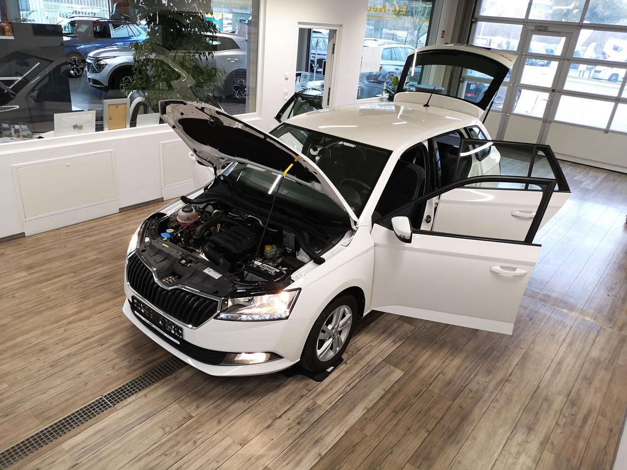 Skoda Fabia Combi Ambition 1.0TSI 81kW+R-KAM+PDC+KLIMA - PKW: das Bild 5 Skoda Fabia Combi Ambition 1.0TSI 81kW+R-KAM+PDC+KLIMA - PKW: das Bild 5