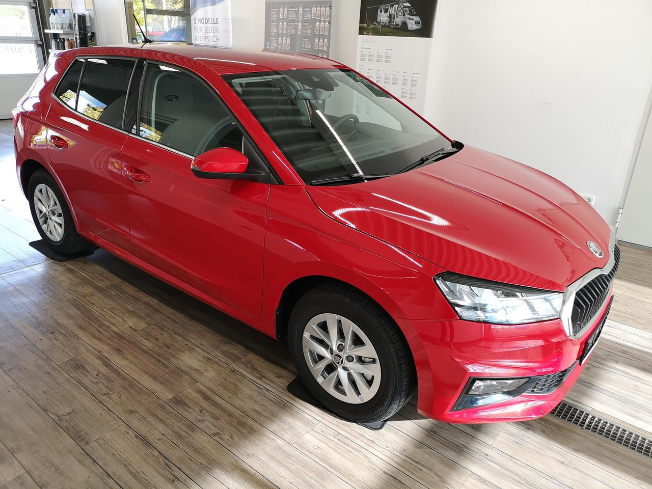 Skoda Fabia Selection 1,0TSIDSG+AHK-VORBER+LED+DAB+SHZ - Limousine: das Bild 2 Skoda Fabia Selection 1,0TSIDSG+AHK-VORBER+LED+DAB+SHZ - Limousine: das Bild 2