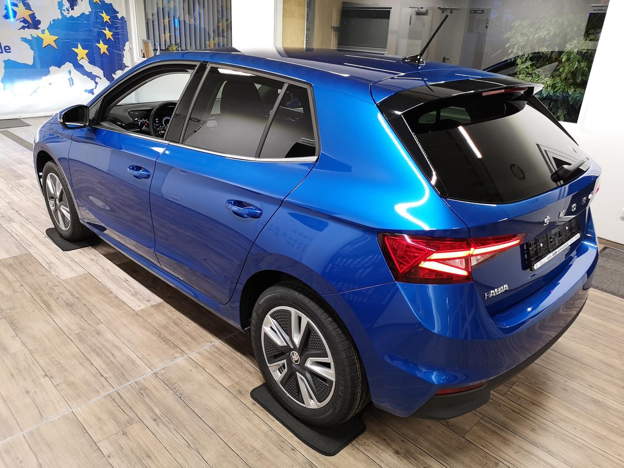 Skoda Fabia Style 1,0TSI 81 kW+R-KAM+2xPDC+LED+DAB+SHZ - Limousine: das Bild 3 Skoda Fabia Style 1,0TSI 81 kW+R-KAM+2xPDC+LED+DAB+SHZ - Limousine: das Bild 3