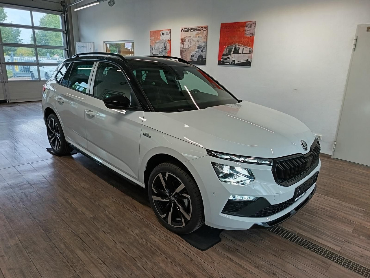 Skoda Kamiq Monte Carlo 1,5 TSI DSG*AHK*PANO*LED*ACC* - SUV/ Geländewagen: das Bild 3 Skoda Kamiq Monte Carlo 1,5 TSI DSG*AHK*PANO*LED*ACC* - SUV/ Geländewagen: das Bild 3