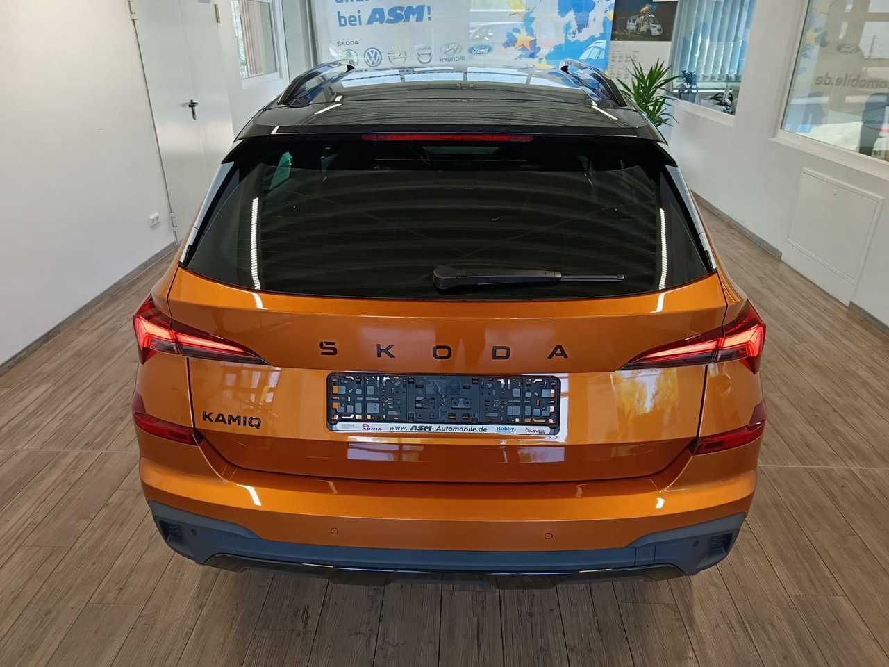 Skoda Kamiq Monte Carlo 1,5 TSI DSG*PANO*AHK*5J.GARANT - SUV/ Geländewagen: das Bild 5 Skoda Kamiq Monte Carlo 1,5 TSI DSG*PANO*AHK*5J.GARANT - SUV/ Geländewagen: das Bild 5