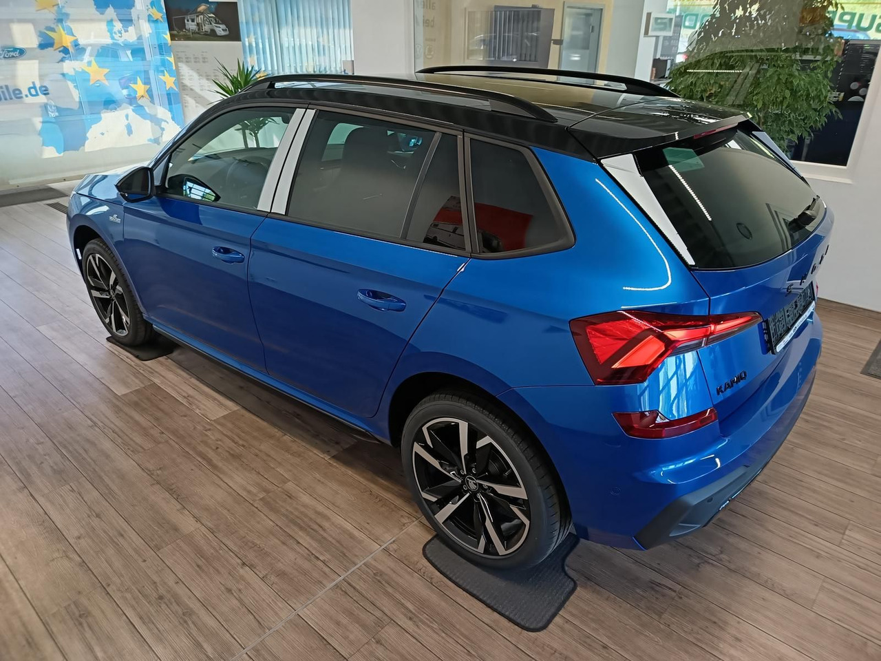 Skoda Kamiq Monte Carlo 1,5 TSI DSG*PANO*AHK*5J.GARANT - SUV/ Geländewagen: das Bild 4 Skoda Kamiq Monte Carlo 1,5 TSI DSG*PANO*AHK*5J.GARANT - SUV/ Geländewagen: das Bild 4