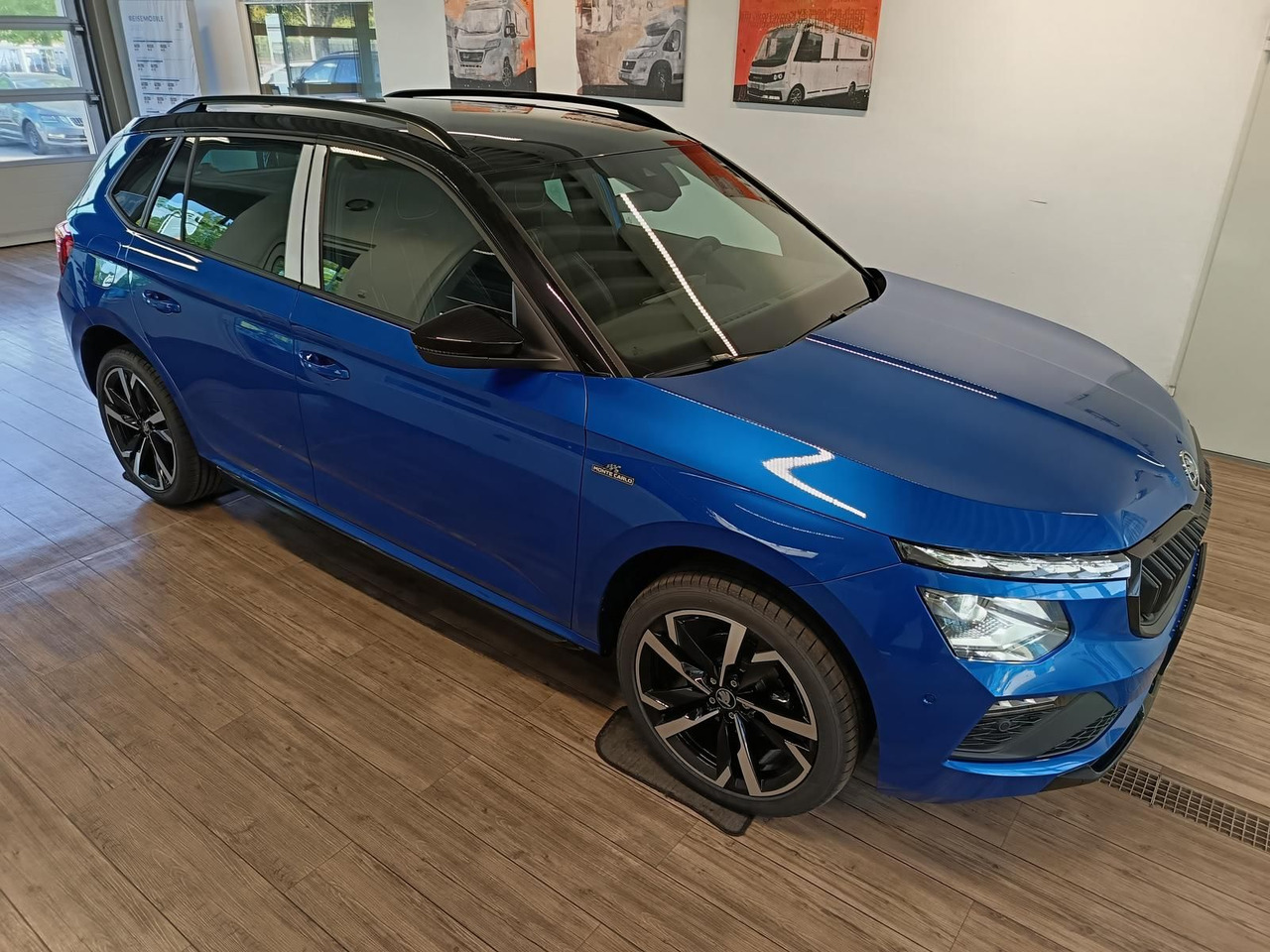Skoda Kamiq Monte Carlo 1,5 TSI DSG*PANO*AHK*5J.GARANT - SUV/ Geländewagen: das Bild 3 Skoda Kamiq Monte Carlo 1,5 TSI DSG*PANO*AHK*5J.GARANT - SUV/ Geländewagen: das Bild 3