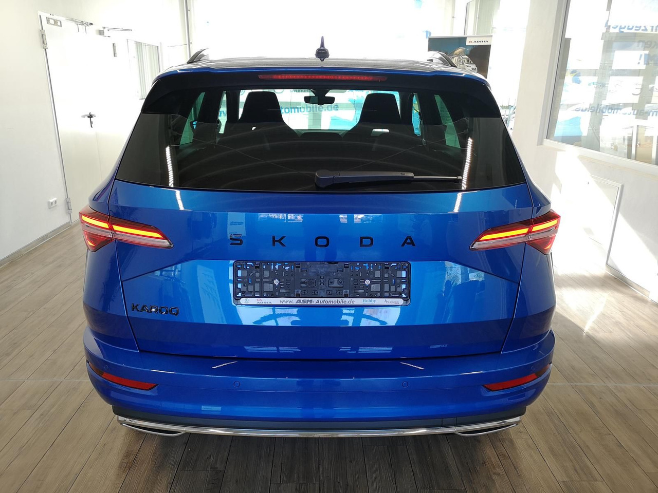 Skoda Karoq Sportline 1,5 TSI DSG*AHK*360°5J.GARANTIE* - SUV/ Geländewagen: das Bild 5 Skoda Karoq Sportline 1,5 TSI DSG*AHK*360°5J.GARANTIE* - SUV/ Geländewagen: das Bild 5