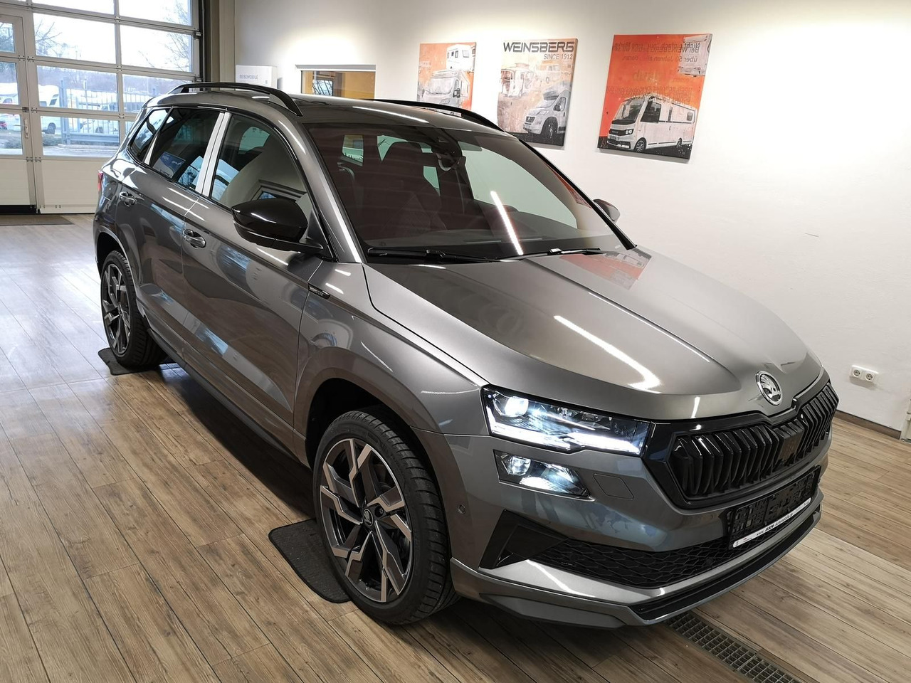 Skoda Karoq Sportline 2,0TDI DSG 4x4*PSD*AHK*360°*NAVI - SUV/ Geländewagen: das Bild 3 Skoda Karoq Sportline 2,0TDI DSG 4x4*PSD*AHK*360°*NAVI - SUV/ Geländewagen: das Bild 3
