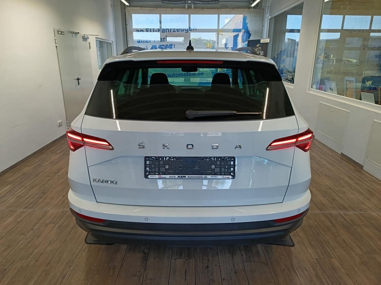 Skoda Karoq Style 1,5TSI DSG*AHK-VORBER*NAVI*LED*R-KAM - SUV/ Geländewagen: das Bild 5 Skoda Karoq Style 1,5TSI DSG*AHK-VORBER*NAVI*LED*R-KAM - SUV/ Geländewagen: das Bild 5