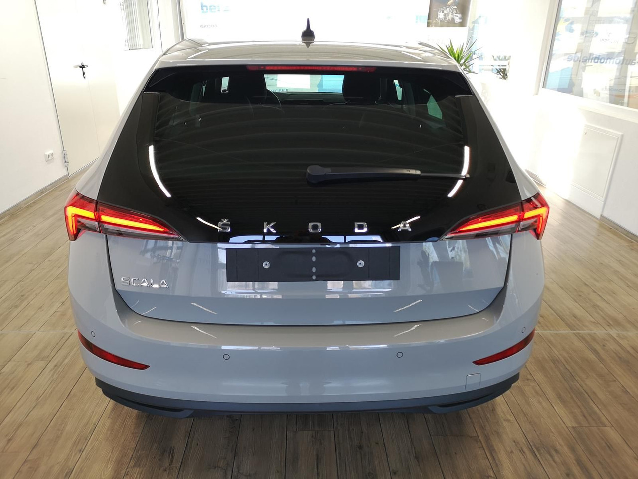 Skoda Scala Ambition 1,0 TSI 81 kW*NAVI*LED*R-KAM*PDC* - Limousine: das Bild 5 Skoda Scala Ambition 1,0 TSI 81 kW*NAVI*LED*R-KAM*PDC* - Limousine: das Bild 5